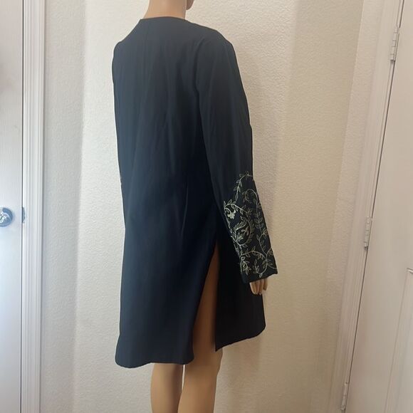 East Essence Size Large Tunic Top Black Gold Embroidered 3/4 Bell Sleeve - Picture 6 of 11